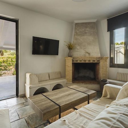 Binios Villa - Private Pool, Walking Distance From The Beach Vasilikí Екстериор снимка