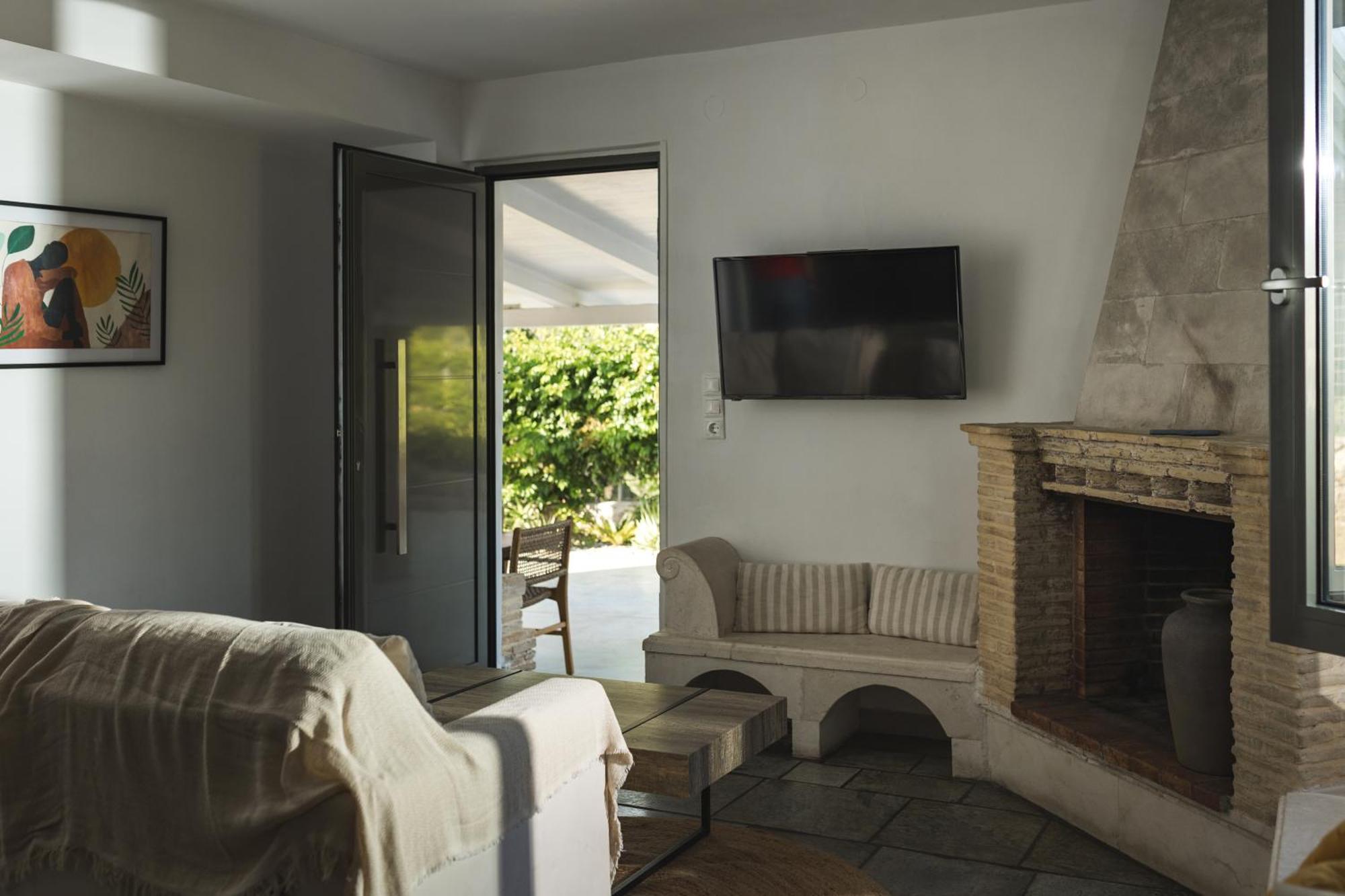 Binios Villa - Private Pool, Walking Distance From The Beach Vasilikí Екстериор снимка