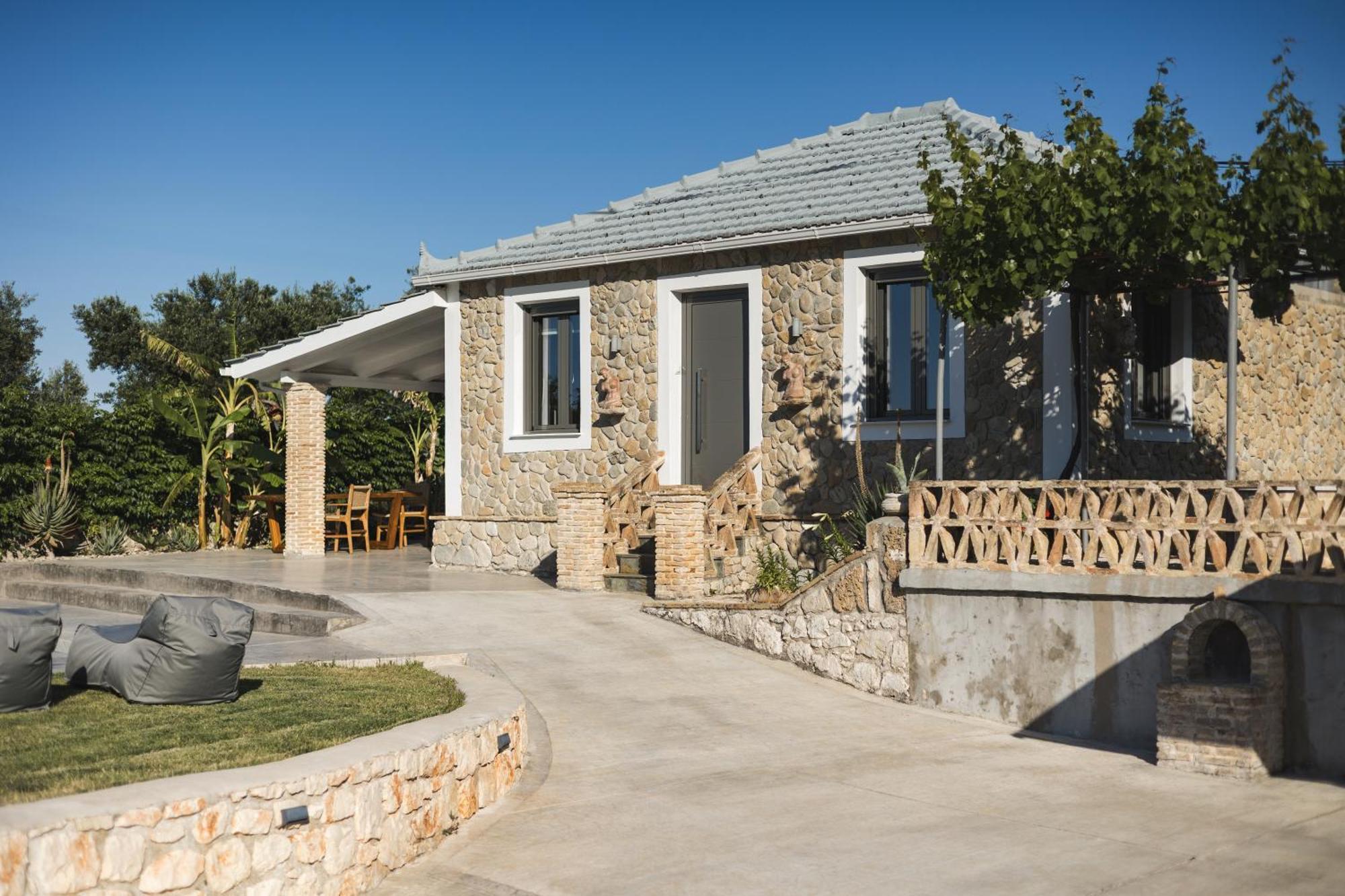 Binios Villa - Private Pool, Walking Distance From The Beach Vasilikí Екстериор снимка