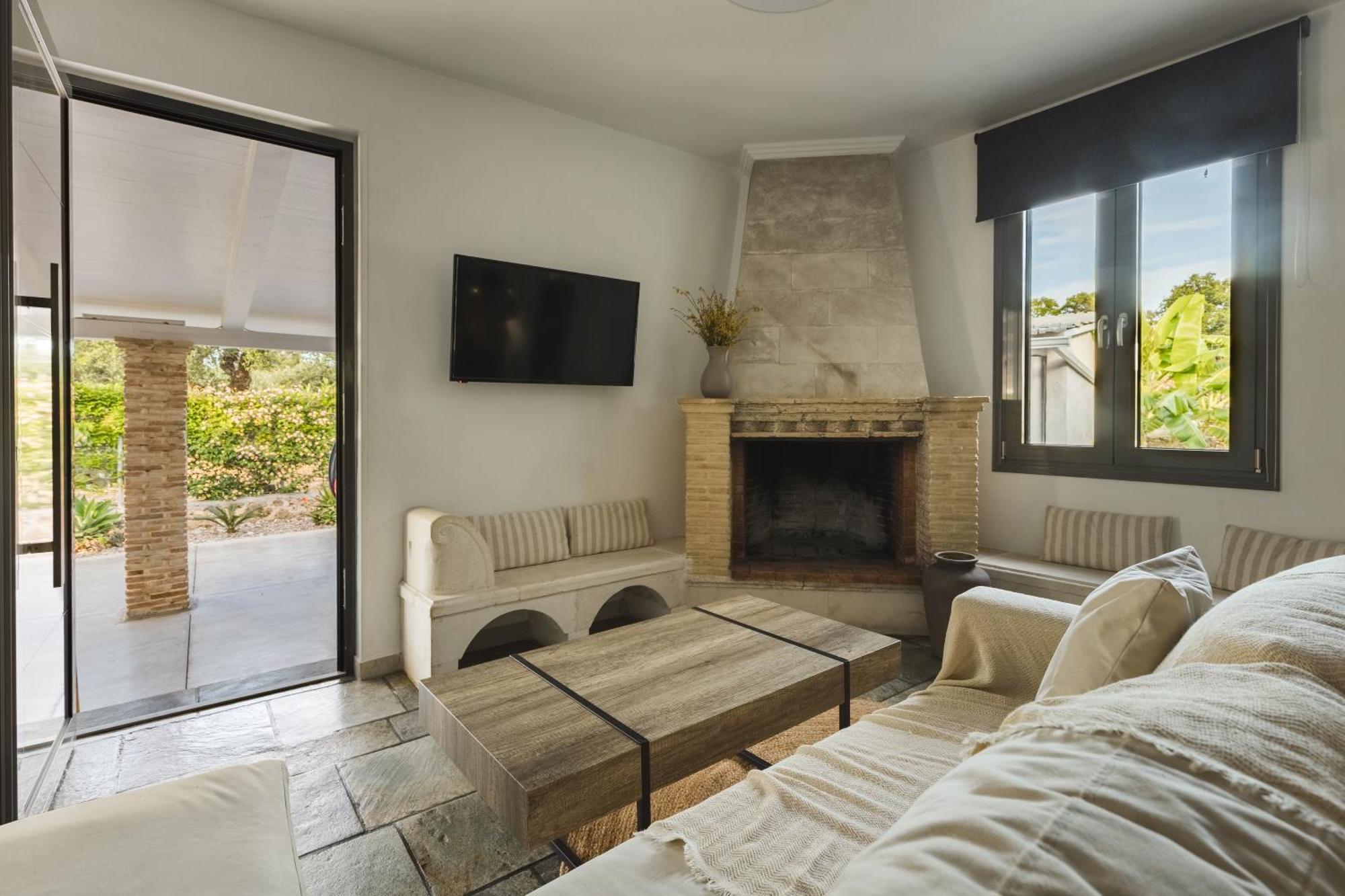 Binios Villa - Private Pool, Walking Distance From The Beach Vasilikí Екстериор снимка