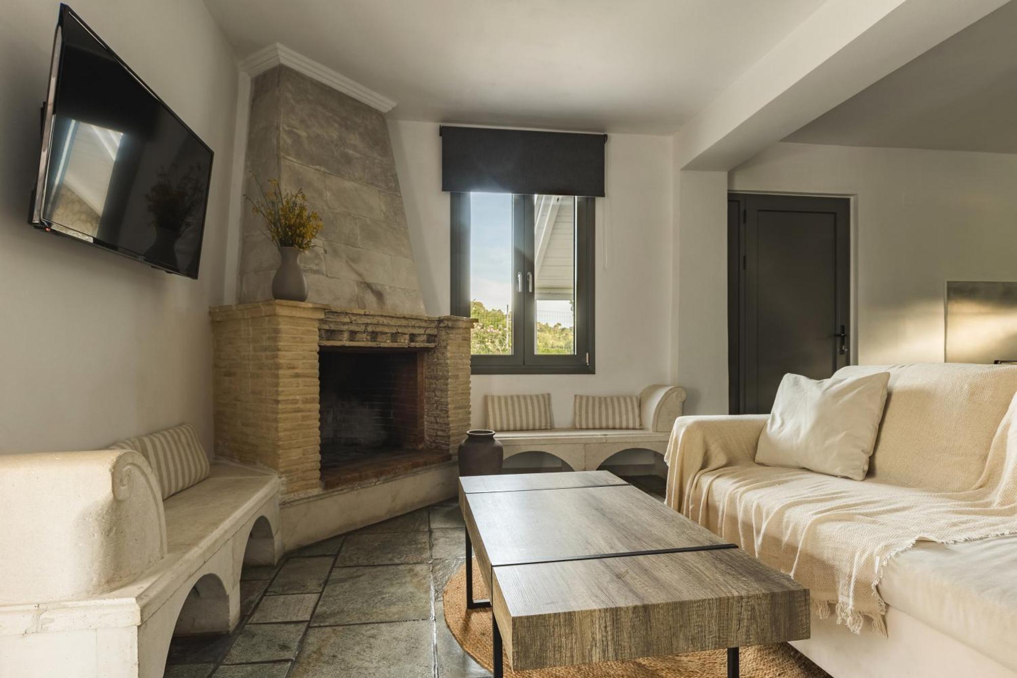 Binios Villa - Private Pool, Walking Distance From The Beach Vasilikí Екстериор снимка